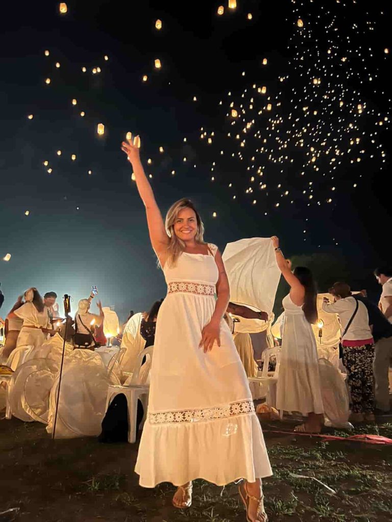 Brasileira no festival das lanternas em Chiang Mai