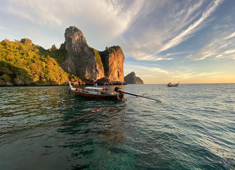 tour pelas ilhas e praias de Koh Phi Phi na Tailândia