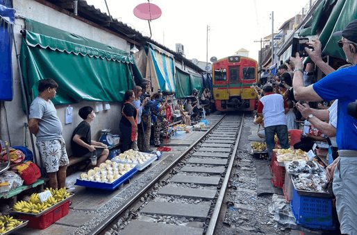 Mercado do trem em Bangkok