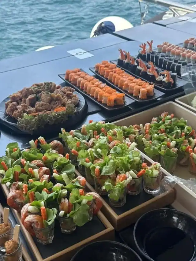 Comida no passeio de luxo bate e volta de Phuket para Phi Phi